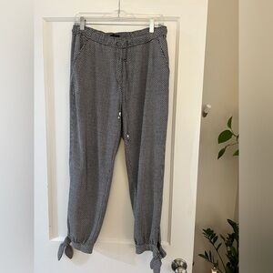 White House Black Market cropped jogger size 8